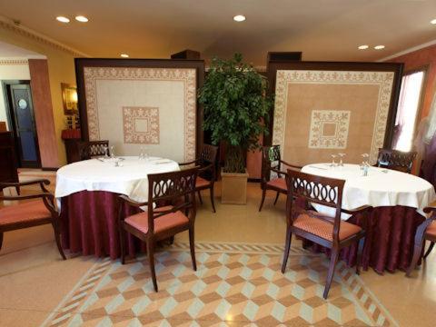 Hotel Enrichetta デセンツァーノ・デル・ガルダ エクステリア 写真